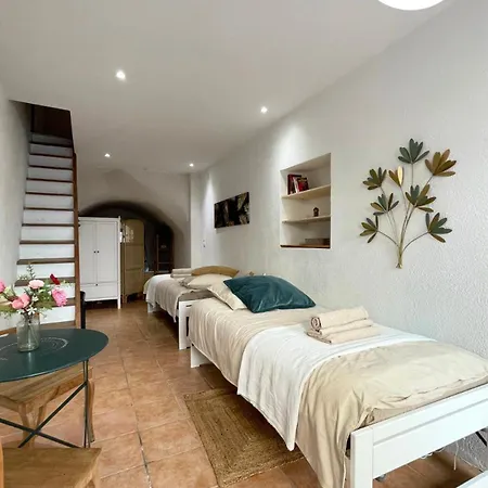 Charmante Maison Avec Terrasse, Pays De La Lavande * Валансоль