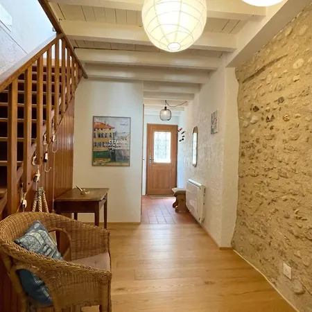 Semesterbostad Charmante Maison Avec Terrasse, Pays De La Lavande *